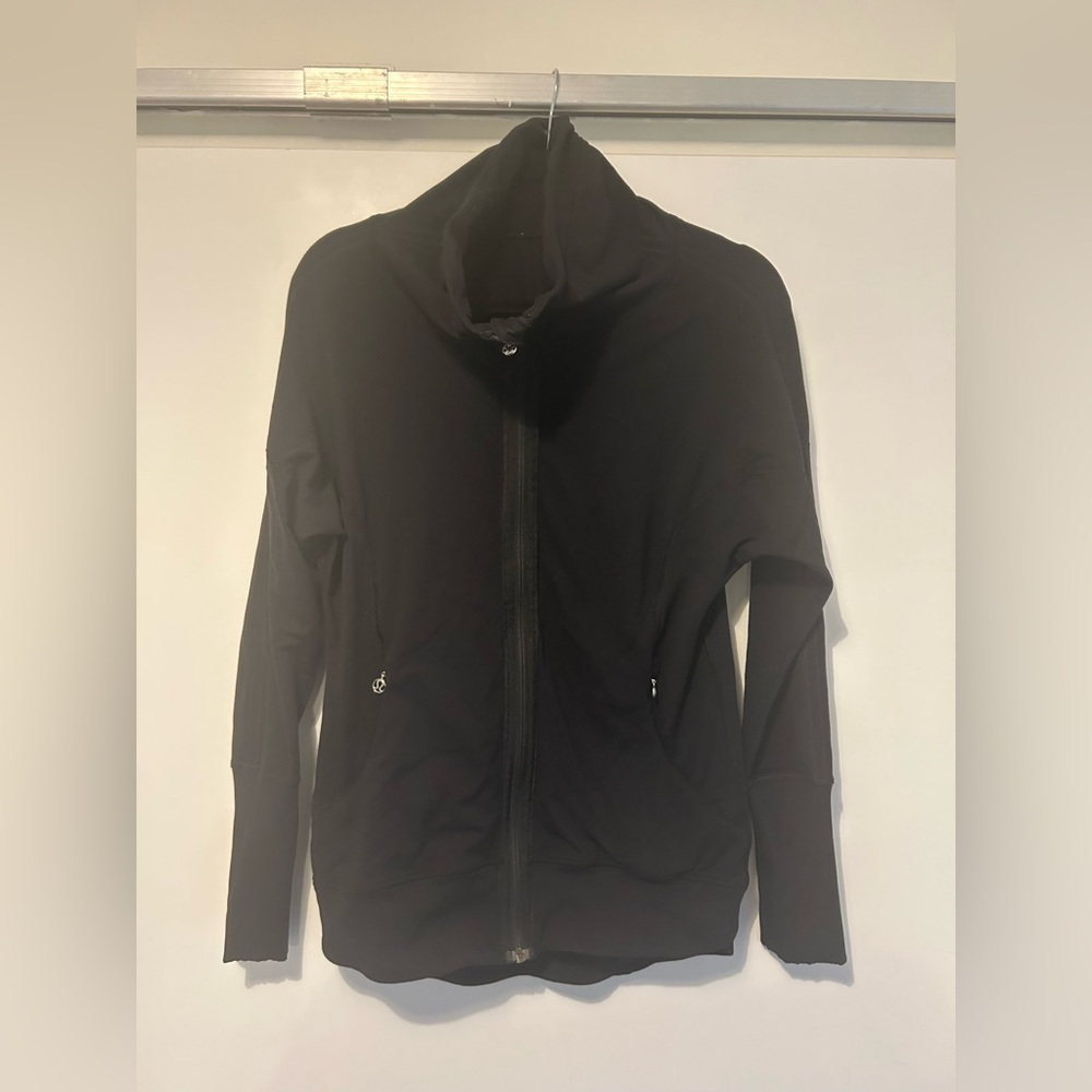 Lululemon jacket size 8 - Picture 2 of 2